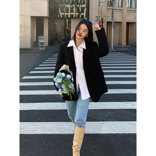 pusumede 柏林都市 休闲西装外套女宽松后开叉气质高级感小西服