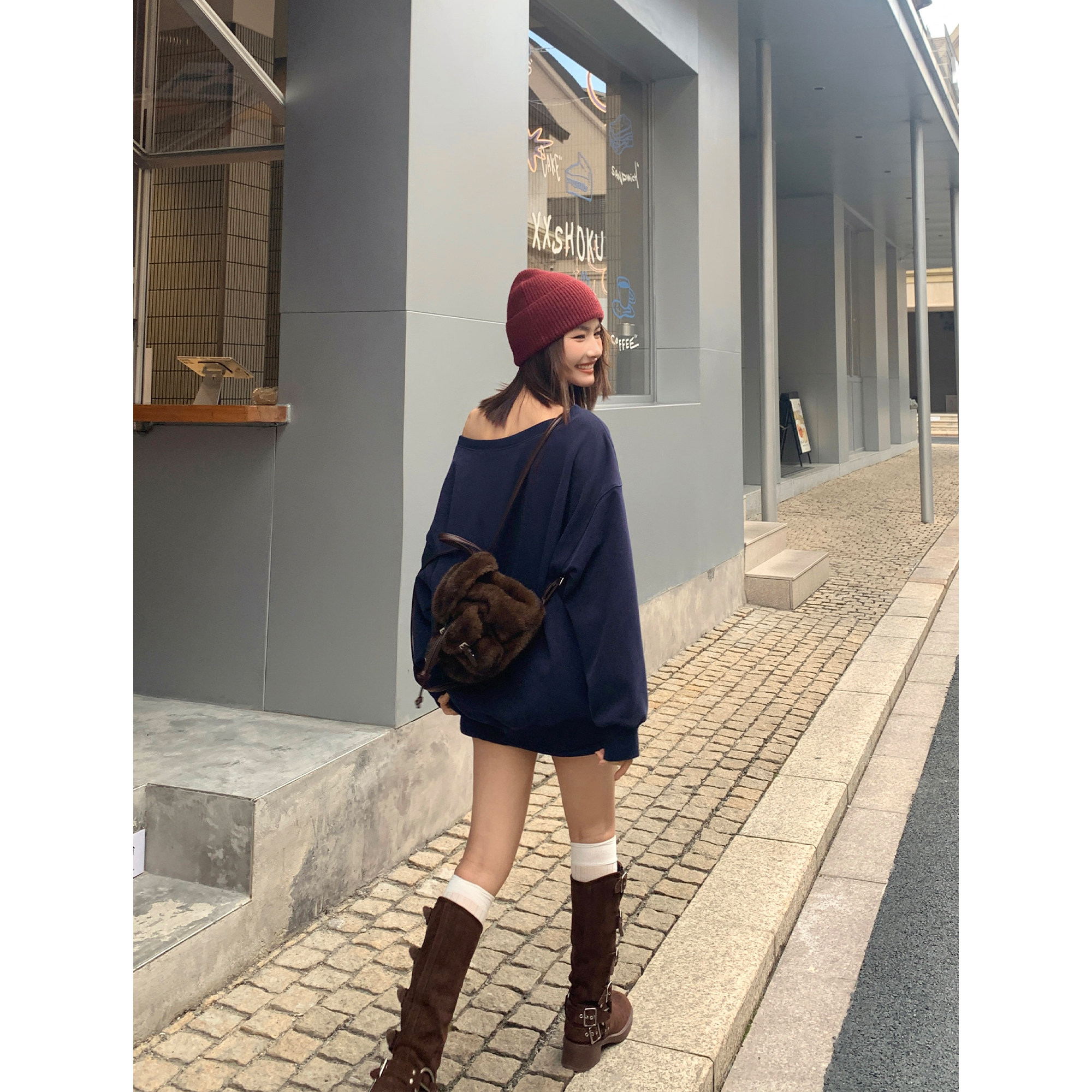 pusumede【现货5折】斜肩刺绣卫衣女一字肩宽松慵懒套头长袖上衣,淘宝优惠券,粉丝福利购,淘宝优惠卷