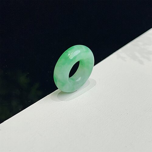 【618好物节】七彩云南天然翡翠糯冰种飘阳绿翡翠甜甜圈挂件吊坠 - 图2