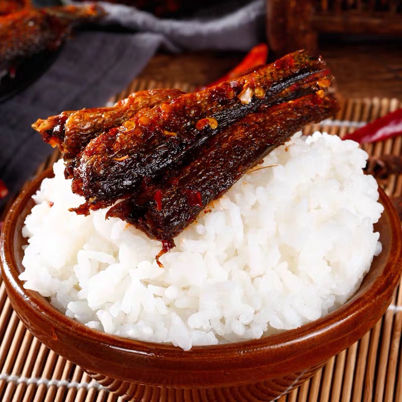 馋三疯湖南特产香辣手撕鱼干即食下饭菜酱板零食小吃熏鱼仔下酒菜 - 图1