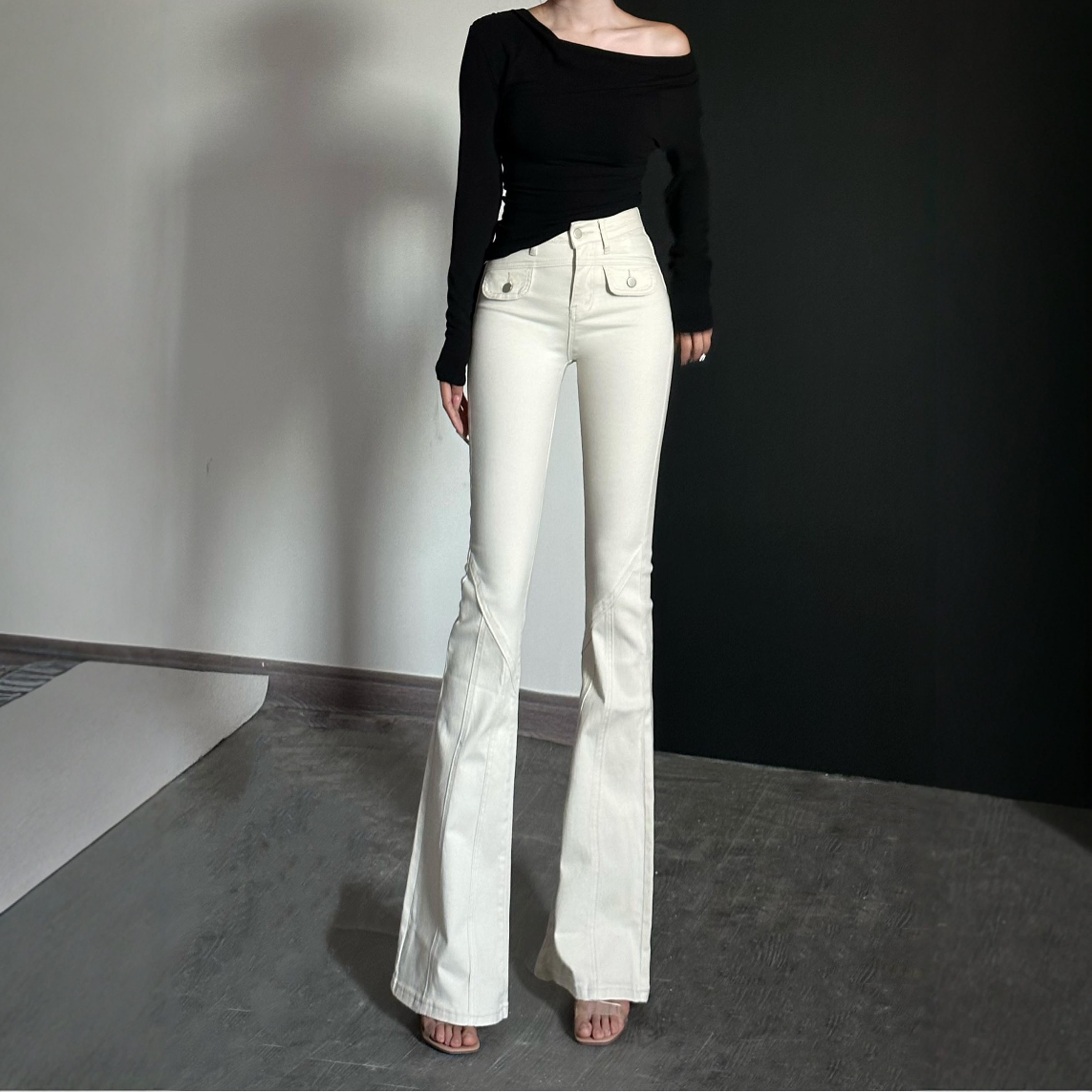 李李服饰米白色高腰微喇加绒牛仔裤女2025年冬季新款显腿长修身裤 - 图1