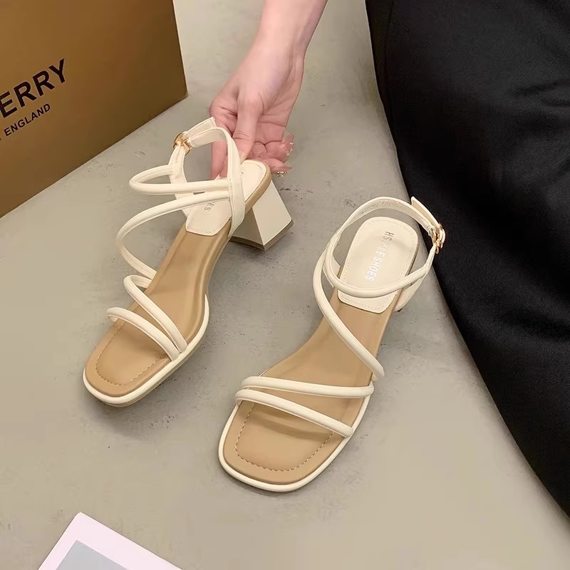 韩都衣舍夏季凉鞋女福利款合集D_韩都衣舍鞋类品牌店_女鞋-第5张图片-提都小院