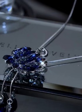 蓝色水晶天鹅项链女网红设计感可调节气质长款流苏毛衣链秋冬新款