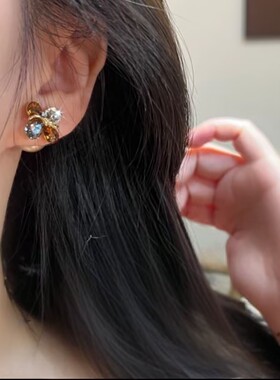 高级美拉德幸运花珠珠耳钉女