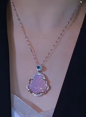 新中式冰透粉大肚佛轻奢锁骨链