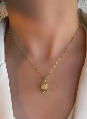 抖音网红钛钢项链女金色小沙弥锁骨链个性百搭潮流吊坠2022新饰品