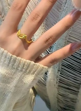 新中式金色灵蛇环绕戒指女网红爆款小众设计轻奢高级感精美戒指女