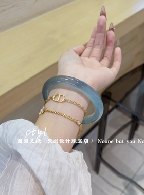 天然库里蓝玛瑙手镯高端玛瑙正圈高冰透青蓝浅蓝浅灰玉髓手镯女神