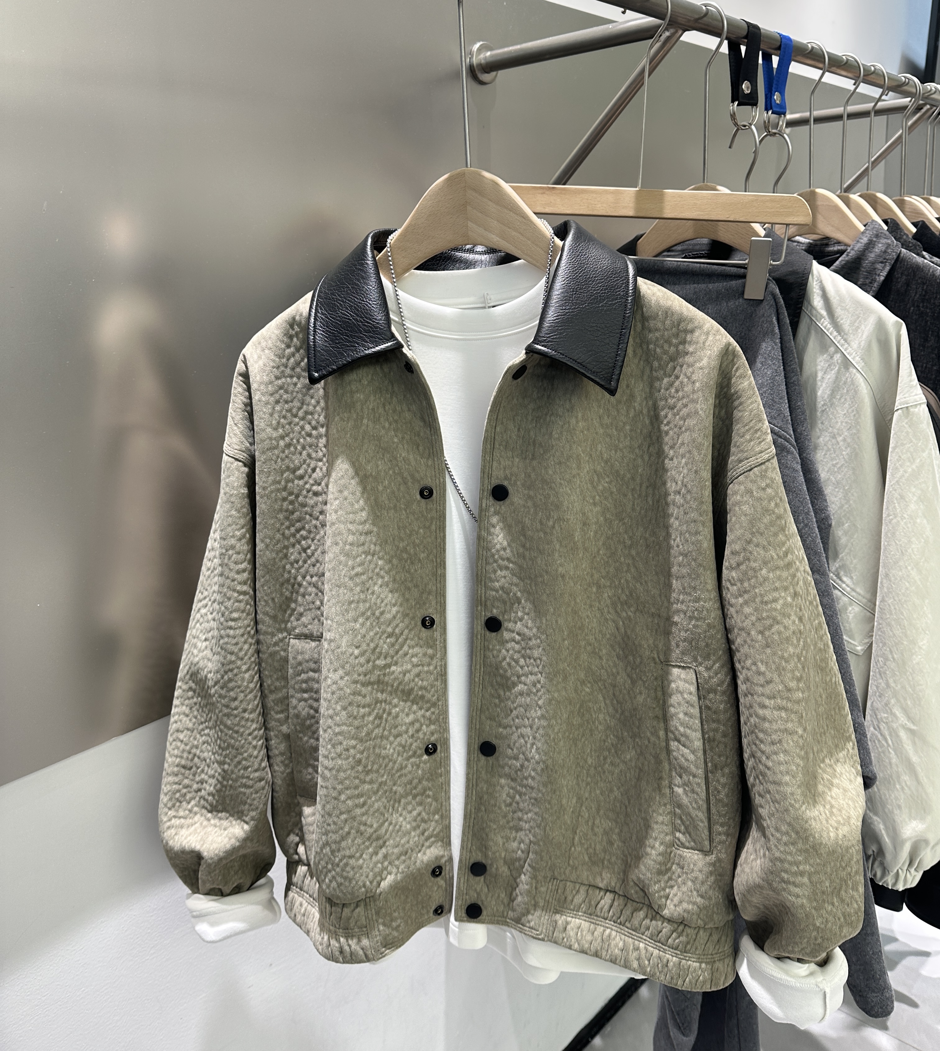 高端老钱风麂皮绒翻领夹克男2025新款宽松潮流棕色外套休闲秋冬季 - 图1