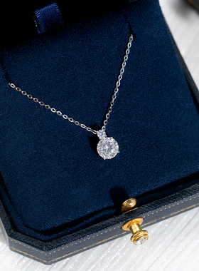 D色VVS1一克拉莫桑石项链