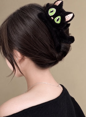 可爱毛绒猫咪抓夹女2026新款呆萌后脑勺盘发发夹高级感鲨鱼夹头饰