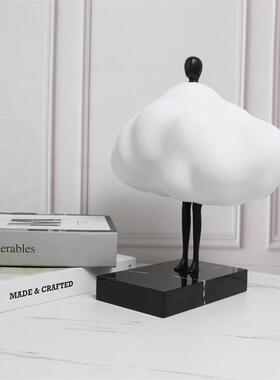 简约创意白色云朵人物摆件金属底座售楼处前台样板房家居装饰品