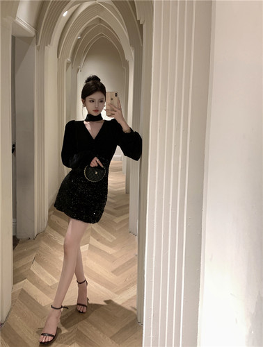 法式v领气质秋冬黑色连衣裙女金丝绒长袖亮片收腰显瘦包臀短裙子 - 图3