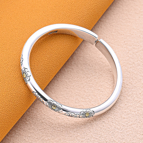 雏菊花银手镯女足银999纯银民族风手工錾刻嵌铜亮面开口银镯子 - 图0