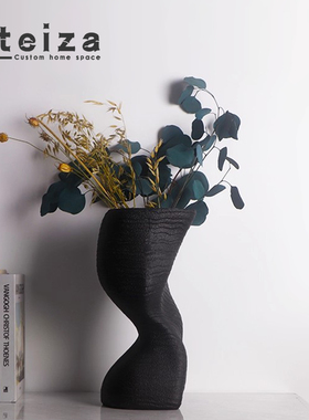 黑色木纹样板房玄关插干花装饰品