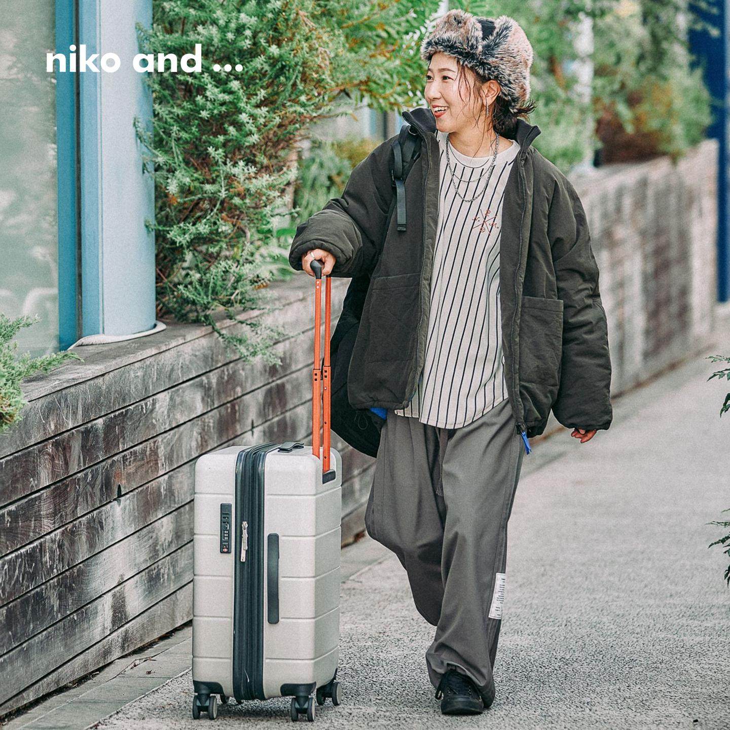 niko and ...棉服女2025冬季新款大口袋连帽保暖夹棉厚外套592169,淘宝优惠券,粉丝福利购,淘宝优惠卷