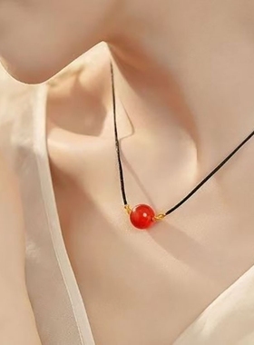 红玛瑙抽拉项链女秋冬高级设计感小众相思豆红豆吊坠猫眼石锁骨链