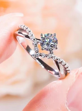 莫桑石满钻皇冠四爪戒指