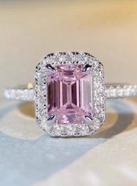 D色莫桑石镶嵌方形微镶戒指