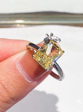 D色莫桑石欧美方形黄钻蝴蝶戒指