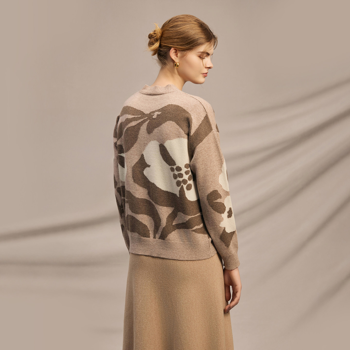 鹿王100%山羊绒衫女开衫V领花卉图案针织衫内搭保暖25年秋冬新款,淘宝优惠券,粉丝福利购,淘宝优惠卷