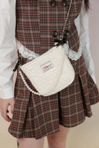 Оригинальная милая маленькая дизайнерская сумка через плечо, с вышивкой, в цветочек, тренд сезона