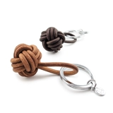 Креативный плетеный кожаный брелок ручной работы подходит для мужчин и женщин для влюбленных, аксессуар на рюкзак, простой и элегантный дизайн, из натуральной кожи