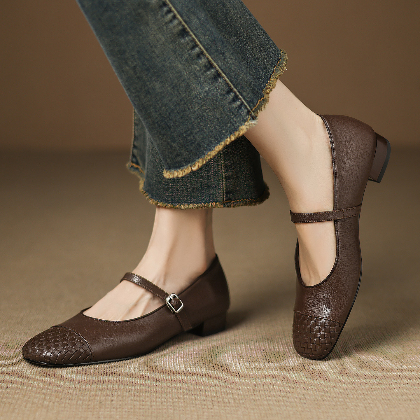 奥卡索女鞋真皮复古柔软舒适懒人气质平底休闲鞋通勤显瘦单鞋子女,淘宝优惠券,粉丝福利购,淘宝优惠卷