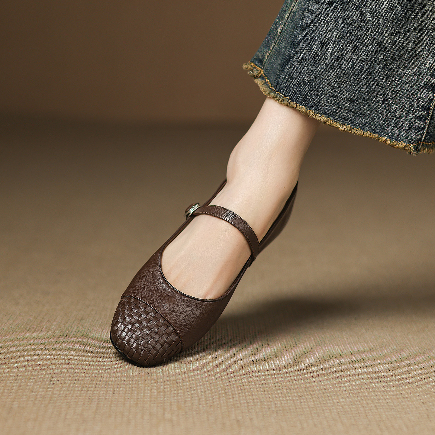 奥卡索女鞋真皮复古柔软舒适懒人气质平底休闲鞋通勤显瘦单鞋子女,淘宝优惠券,粉丝福利购,淘宝优惠卷