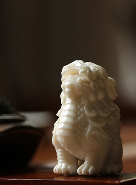 貔貅朝天鹿角雕刻手把瑞兽客厅