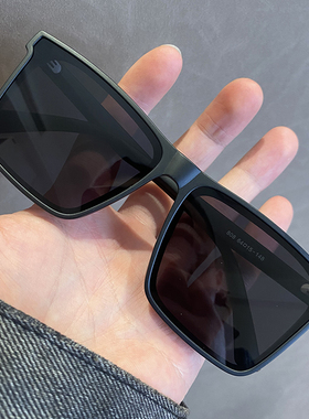 潮枠方形简约时尚男士偏光墨镜