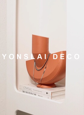 优诗莱树脂展示轻奢衣帽间