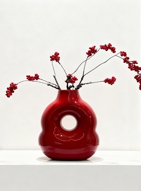 新年喜庆红色陶瓷镂空花瓶摆件