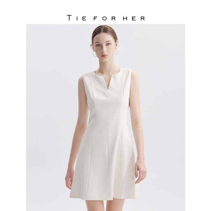 “微醺夏日”奶白色V领气质优雅连衣裙｜TieForHer BC基础系列