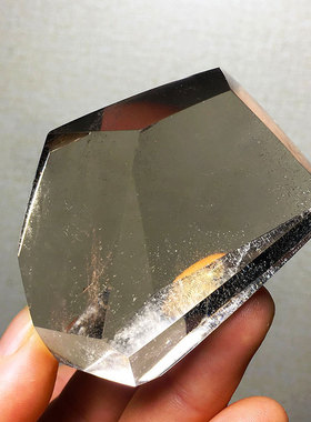 天然黑茶水晶原石打磨随形多面体透体彩虹千层金字塔家居桌面摆件