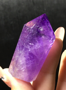 天然紫水晶单尖柱摆件彩虹紫色原石打磨单尖六棱柱桌面摆件