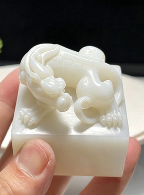 天然白玉螭虎螭龙招财镇宅摆件