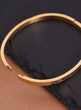 钛钢泰国经文手镯傣族泰文佛牌顺丰塑袭手环泰合缘不掉色情侣镯子