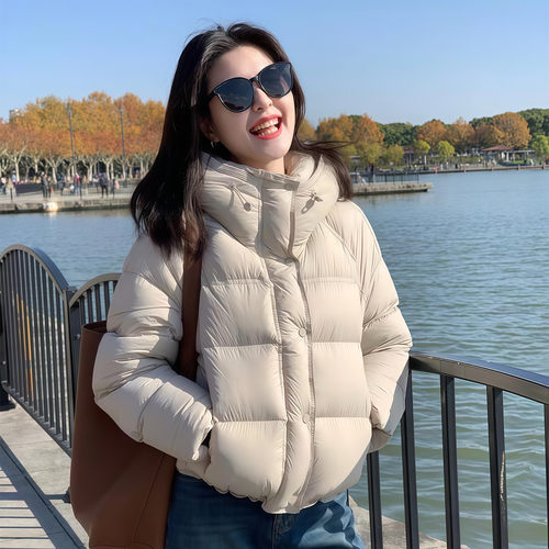 90白鸭绒云朵感泡芙羽绒服女短款秋冬季新款加厚连帽面包服小外套 - 图1