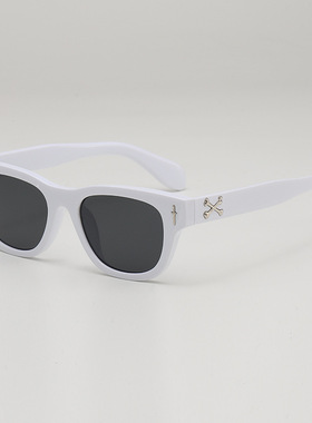 日系CherryKoko欧美个性小框墨镜女高级感高颜值帅气时尚宽镜腿