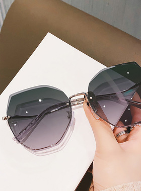 日系cherrykoko年新款时尚多边形无框太阳镜女圆长脸街拍气质