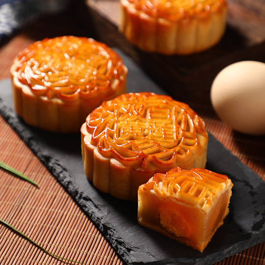 Auténticos pasteles de luna de pasta de loto de doble yema de Guangzhou heredados durante 30 años