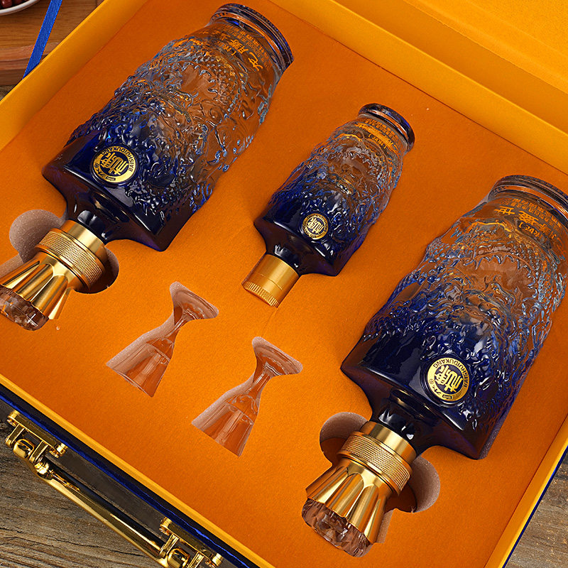 钓台1658双龙戏珠酱香型53度白酒仿皮箱整箱六瓶手提礼盒纯粮酒水