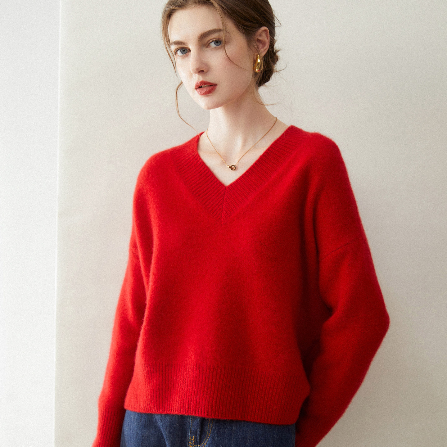 秋冬奢宠~100%纯山羊绒V领毛衣女宽松慵懒风加厚保暖针织打底上衣,淘宝优惠券,粉丝福利购,淘宝优惠卷