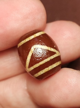 西藏元素12.5*16mm老款式一眼靠山天珠酒红色透玛瑙玉髓西亚系列