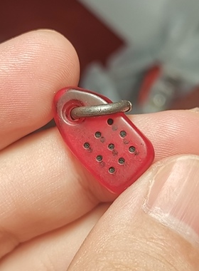 西藏文玩长26mm红色透明料器树脂手工制作咒点图腾卡子滴溜测挂牌