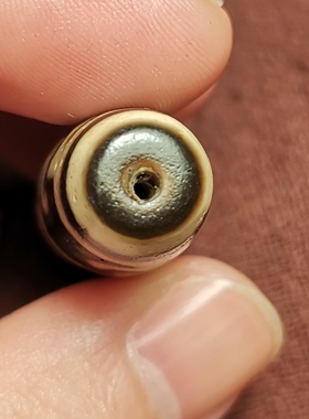 牧区古玩14.8*47mm老款式莲花金刚三眼天珠一物一图老磨损吊坠珠