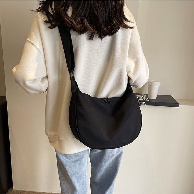 Waterproof Oxford cloth large-capacity dumpling bag crossbody bag women's niche new versatile casual sports style shoulder bag trendy