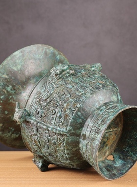 商代青铜器古摆件龙虎尊酒器古玩收藏博物馆复制办公桌创意摆件