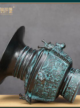 商代青铜器古摆件龙虎尊酒器古玩收藏博物馆复制办公桌创意摆件